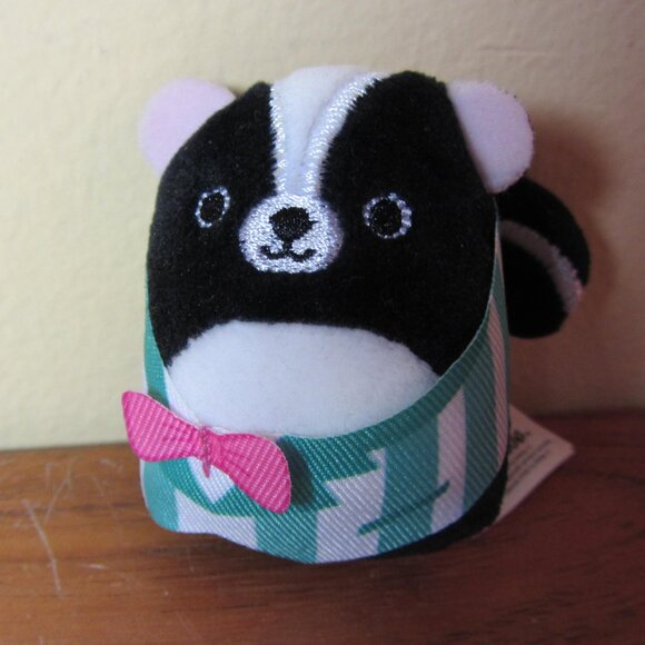 plush squishville 2" skylar the skunk 2022 (W5822) - Picture 1 of 7